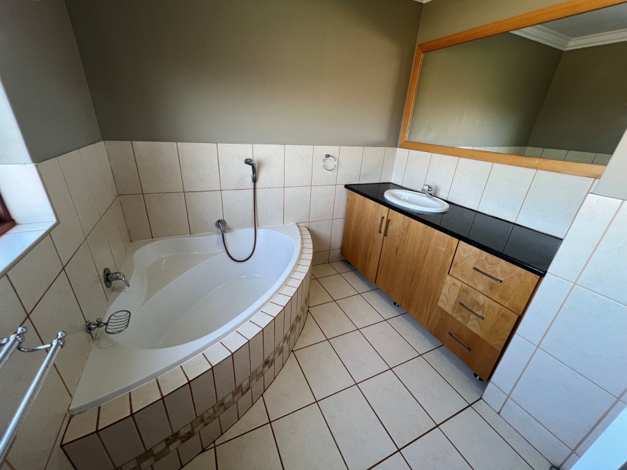 To Let 3 Bedroom Property for Rent in Wilkoppies North West